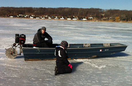Crappie.com - Ice Boating/Fishing or "only in Wisconsin"
