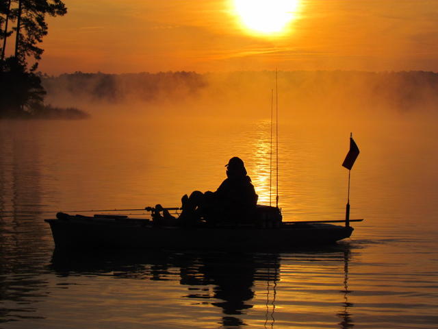 Name:  kayak at sunrise.jpg
Views: 221
Size:  33.0 KB