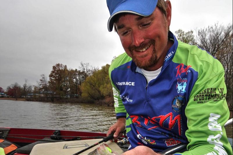 Read more about the article How to locate and catch crappie – by Brad Wiegmann